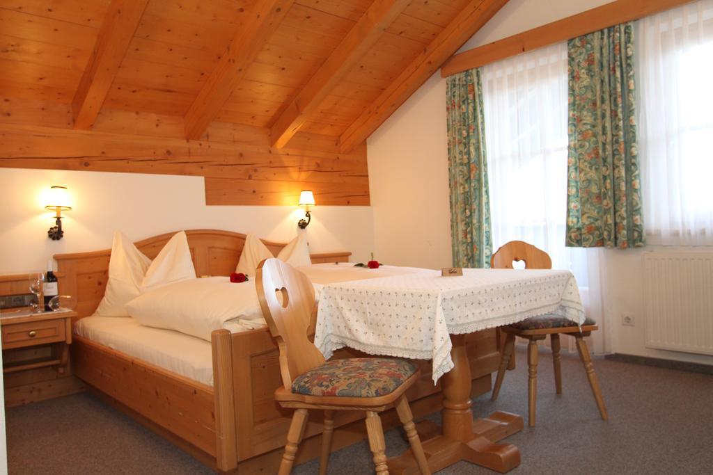 Hotel - Wirts'Haus "Zum Schweizer" โลเฟอร์ ภายนอก รูปภาพ
