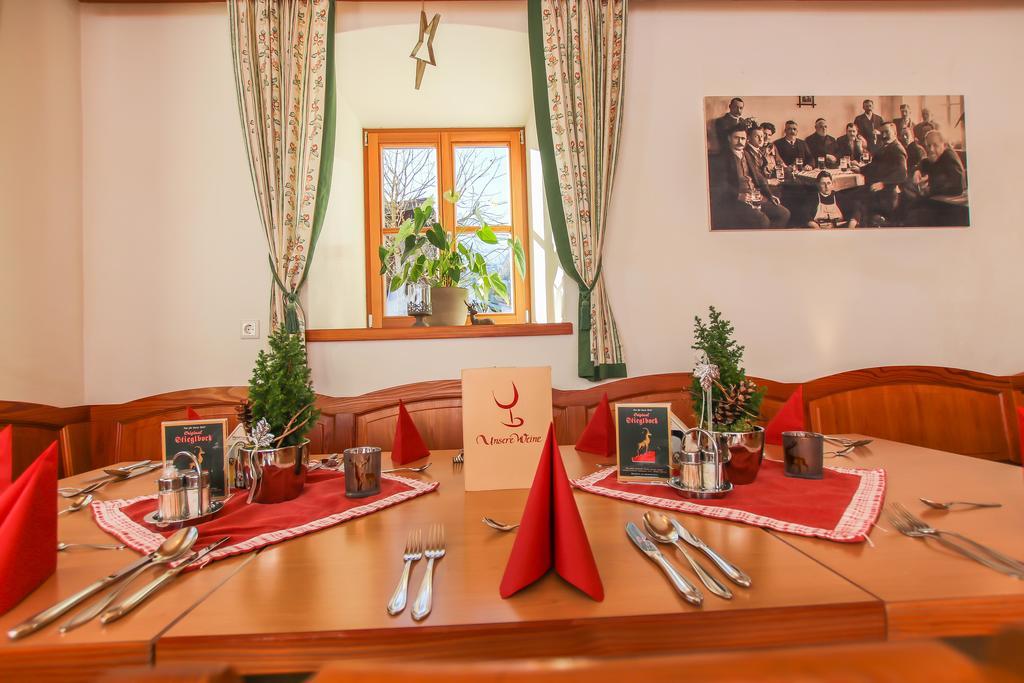 Hotel - Wirts'Haus "Zum Schweizer" โลเฟอร์ ภายนอก รูปภาพ