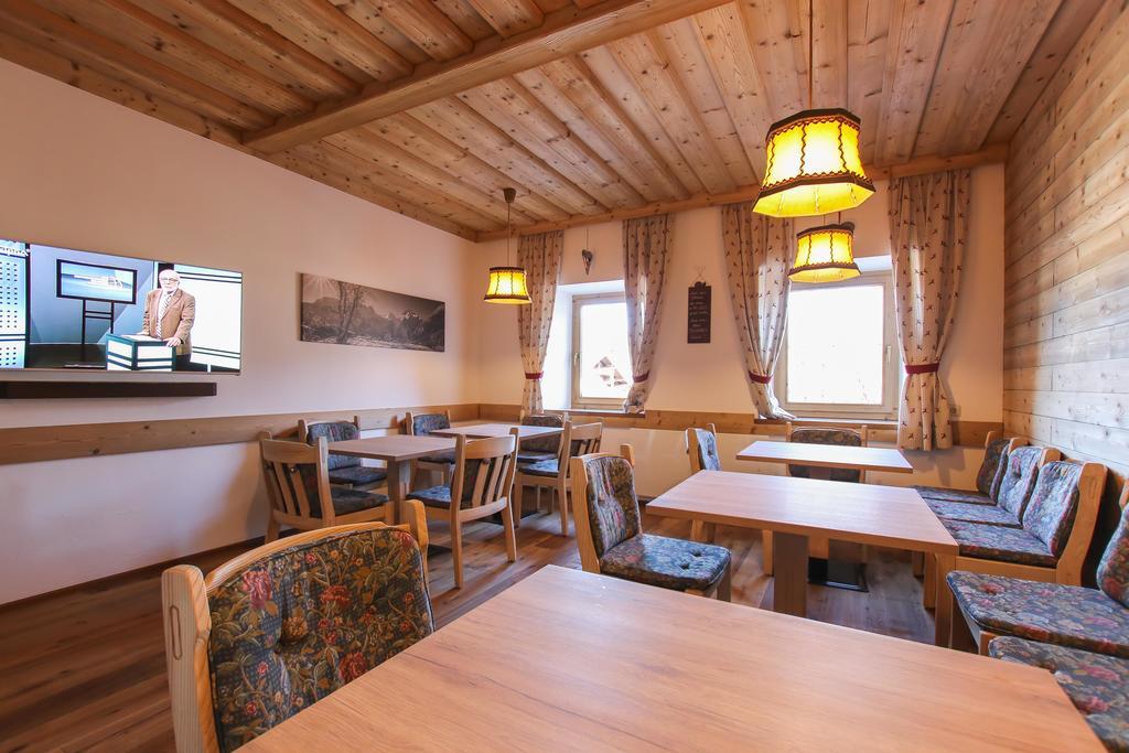 Hotel - Wirts'Haus "Zum Schweizer" โลเฟอร์ ภายนอก รูปภาพ