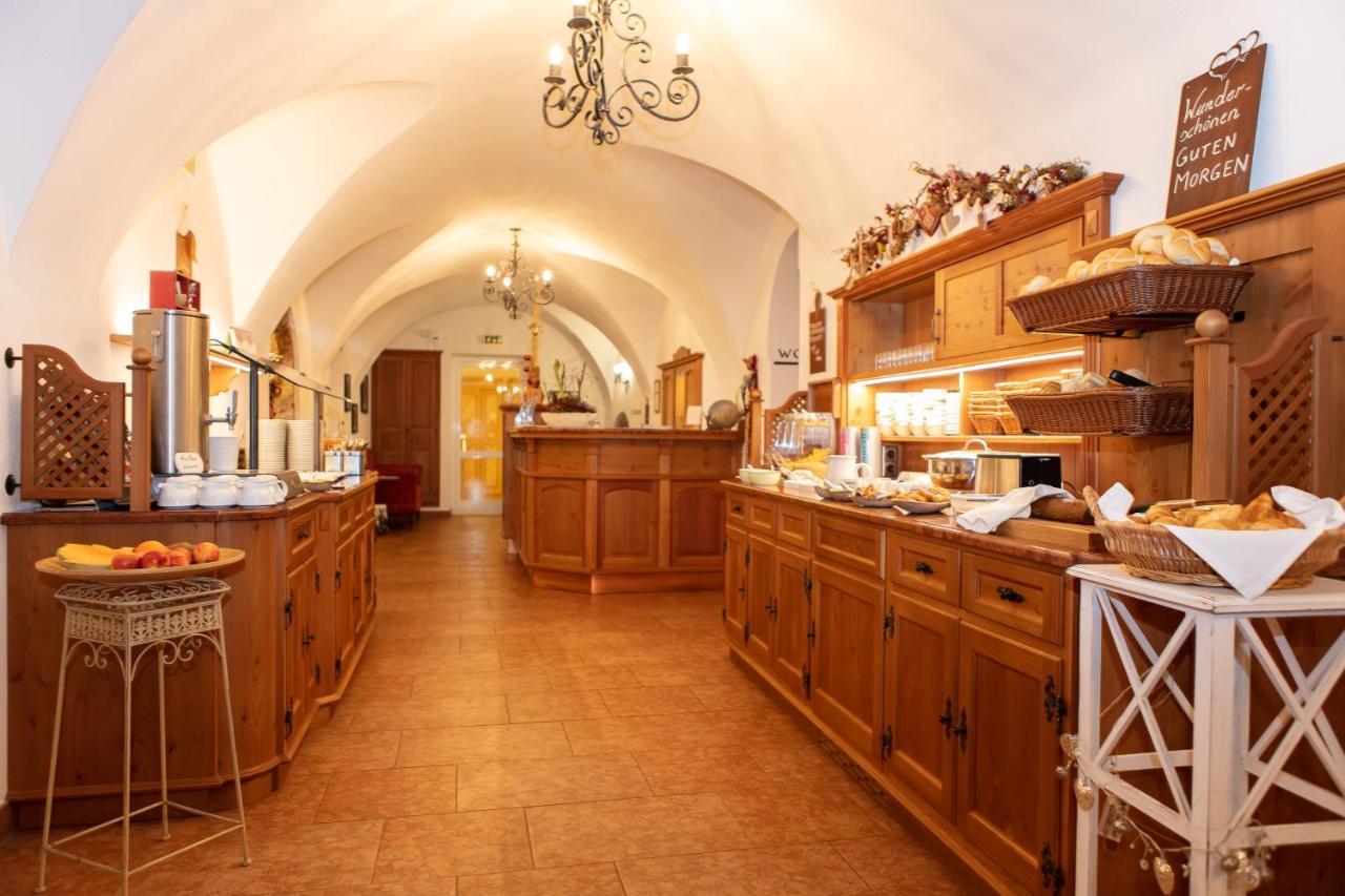 Hotel - Wirts'Haus "Zum Schweizer" โลเฟอร์ ภายนอก รูปภาพ