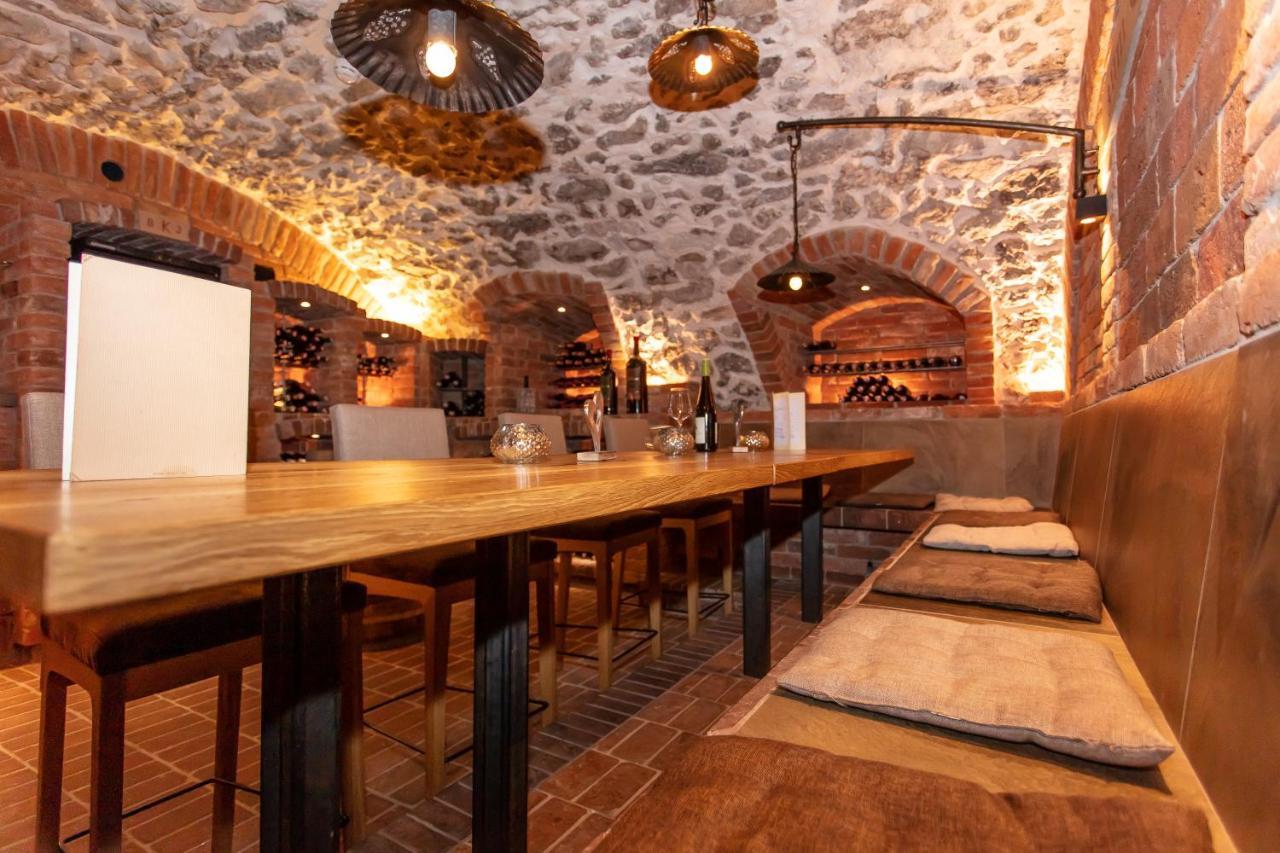 Hotel - Wirts'Haus "Zum Schweizer" โลเฟอร์ ภายนอก รูปภาพ