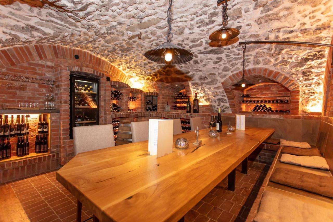 Hotel - Wirts'Haus "Zum Schweizer" โลเฟอร์ ภายนอก รูปภาพ